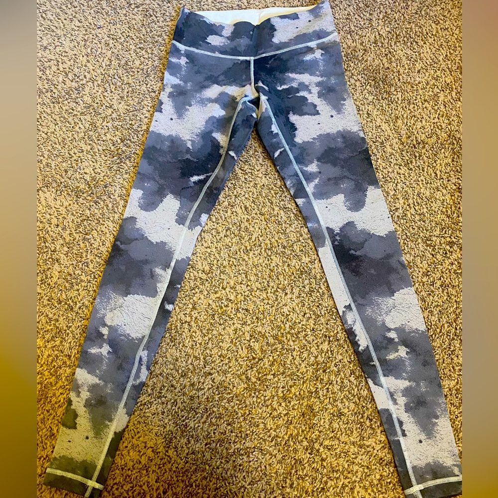 Lululemon Athletica Gray & Black Leggings
